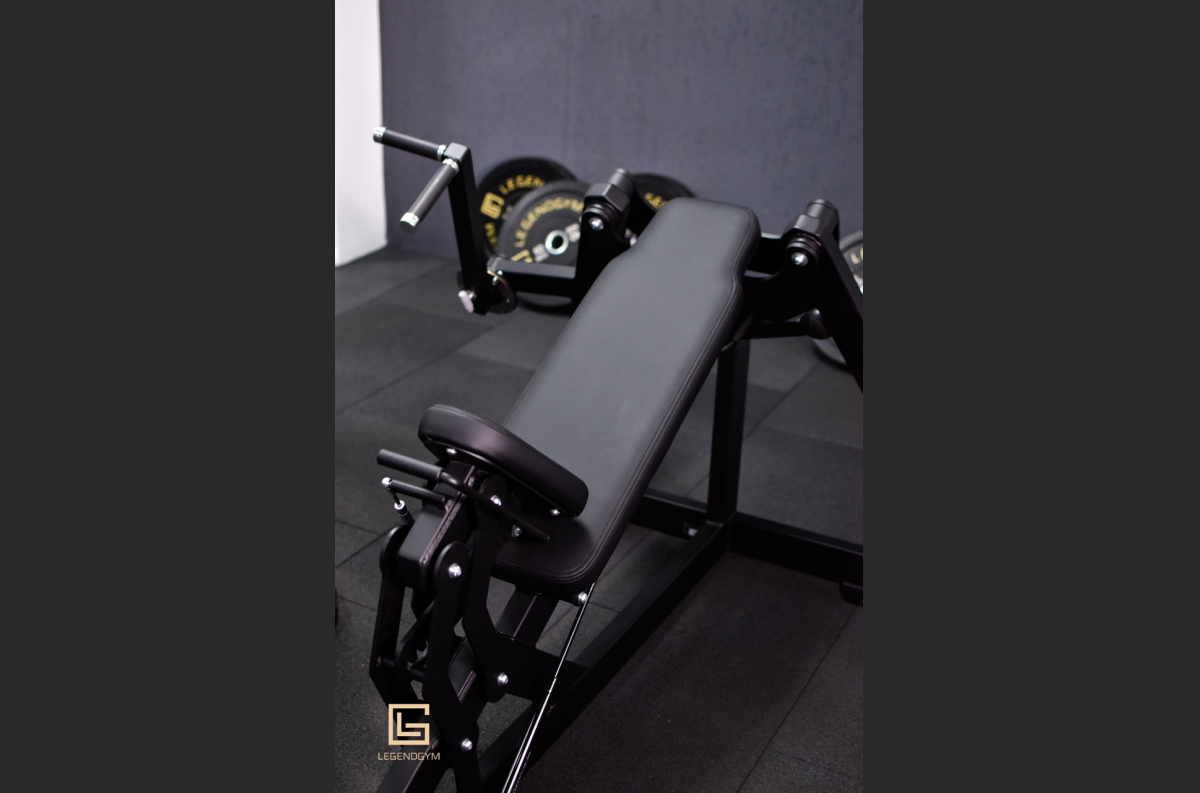 VB 122  Pectoral fly and rear deltoid machine