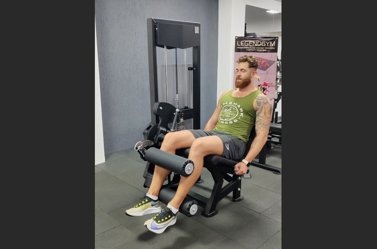 VB 312 Seated leg curl leg extension machine