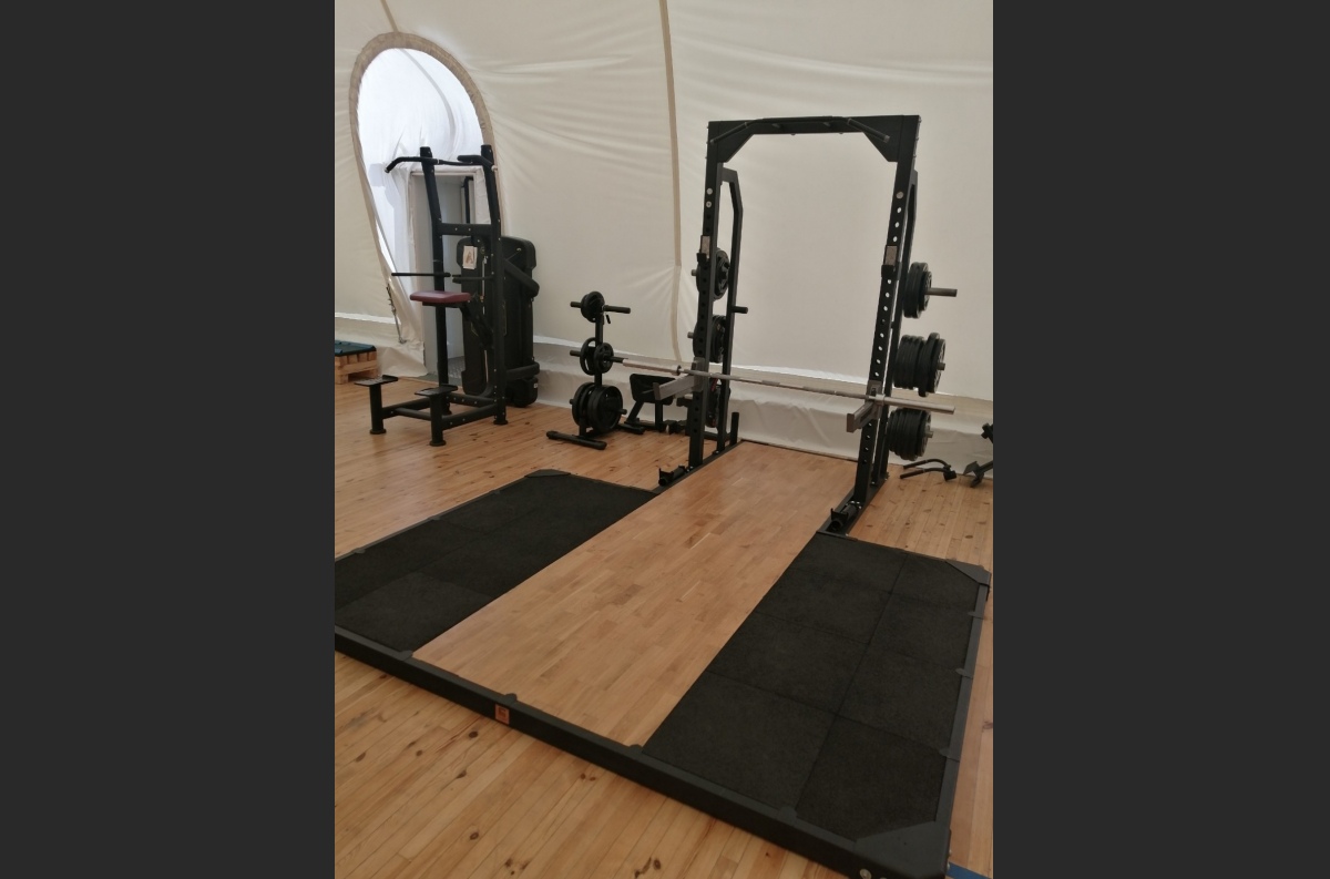 VB 227 Weightlifting platform T-form for power rack (H=0,8) with floor insert