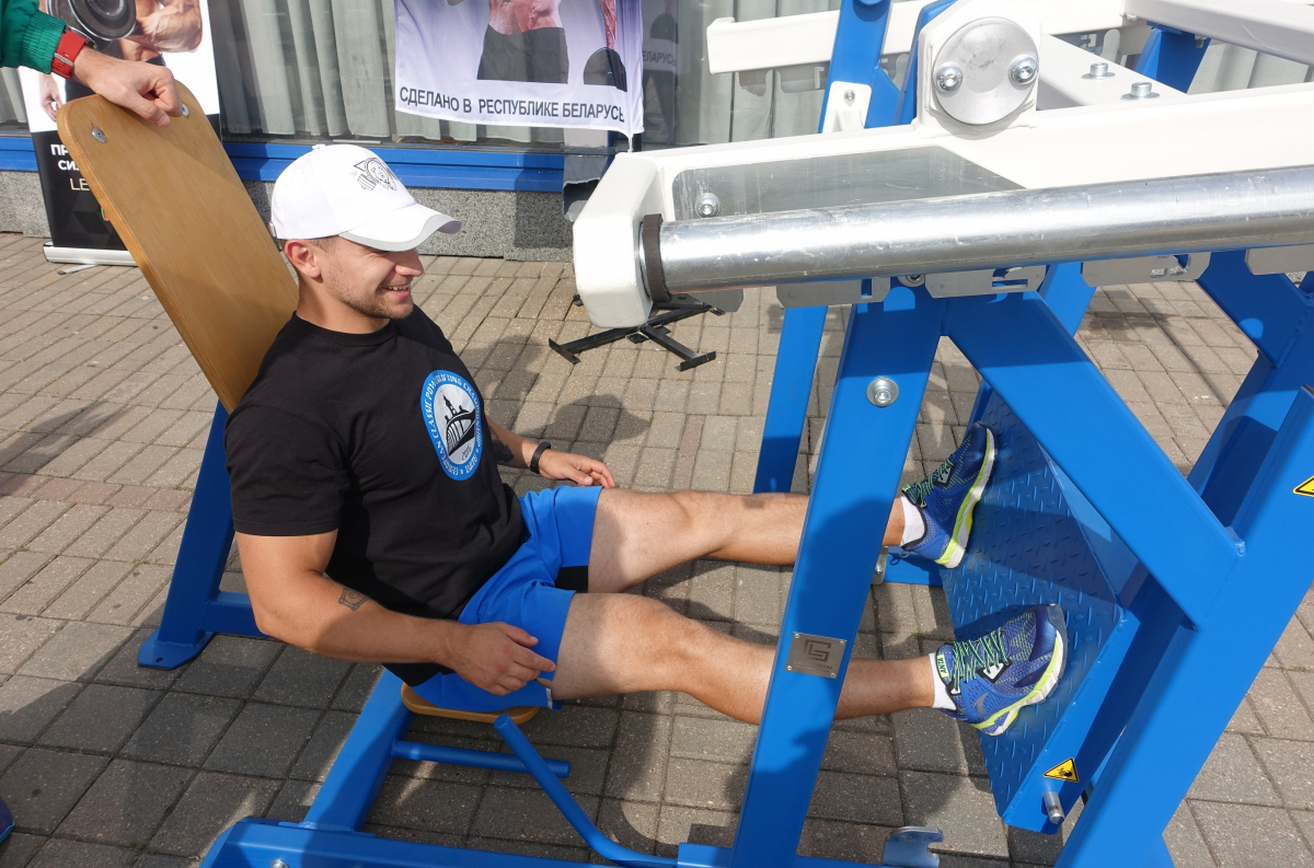 SG 604 Outdoor Leg press / Squats
