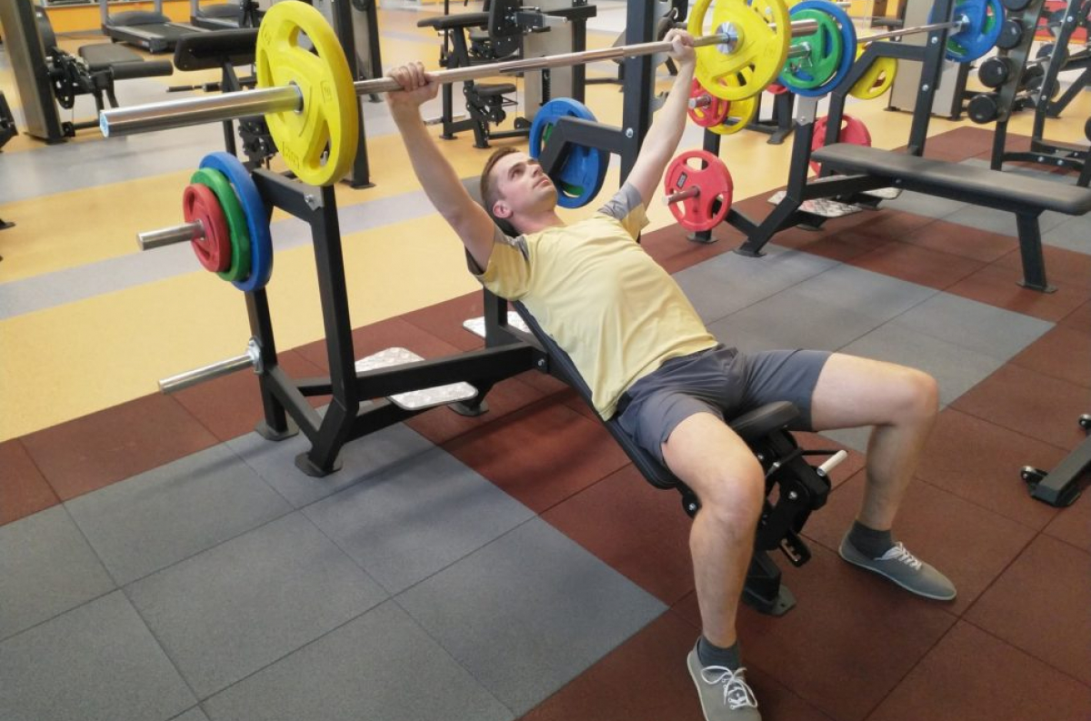 VB 282 Incline bench press
