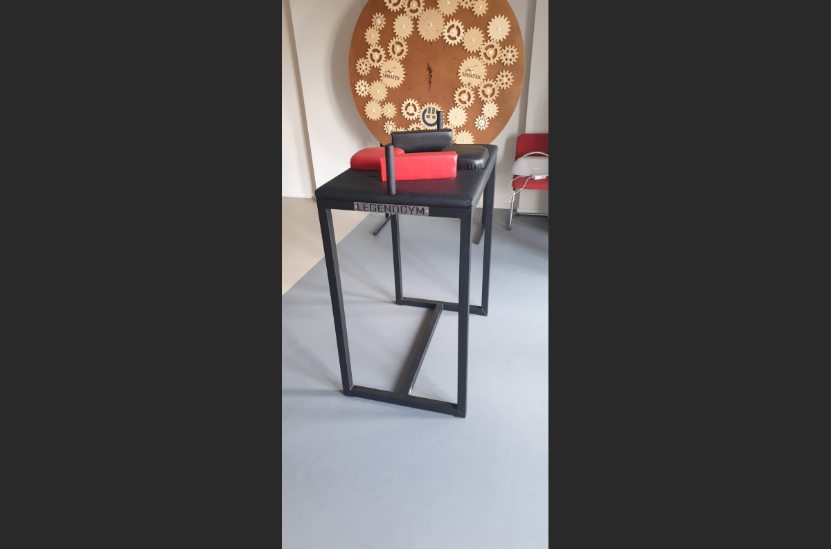 VB 218 Armwrestling table