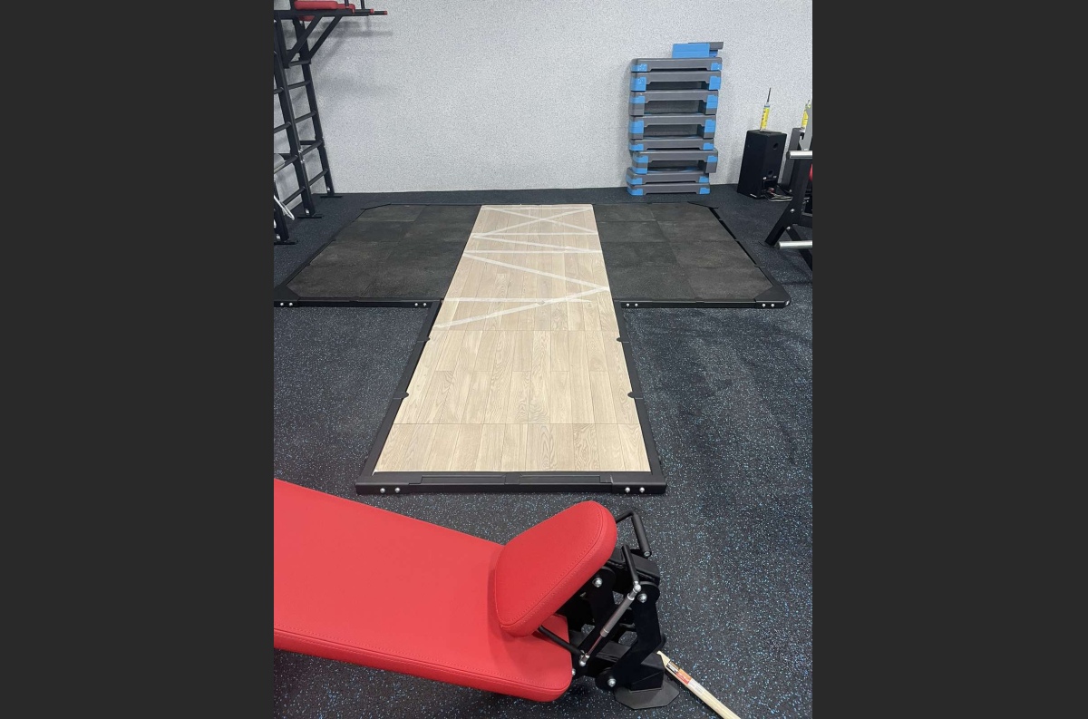 VB 227-01 Weightlifting platform T-form for power rack (H=0,4) with floor insert