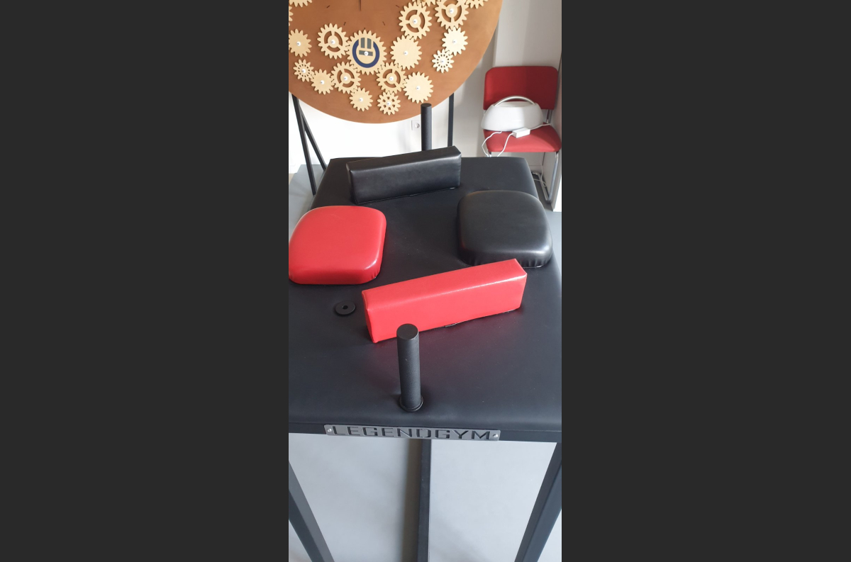 VB 218 Armwrestling table