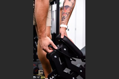 VB 122  Pectoral fly and rear deltoid machine