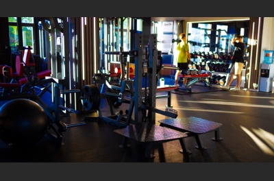 VB 115 Belt squat and dips (2in1)