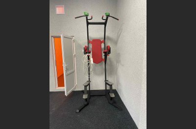 VB 220 Stand combo (Chin/dip/leg raise)
