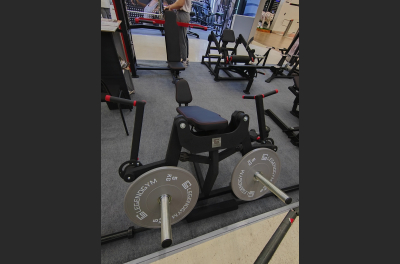 VB 122  Pectoral fly and rear deltoid machine