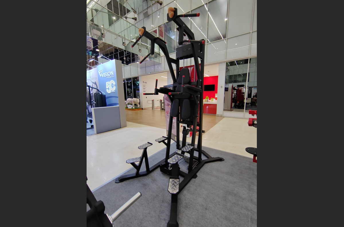 VB 320-03 Assisted chin dip (with extra weight) with the ability for training of abdominals