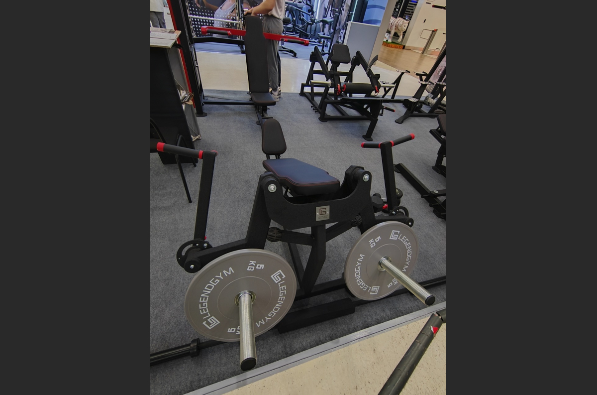 VB 122  Pectoral fly and rear deltoid machine