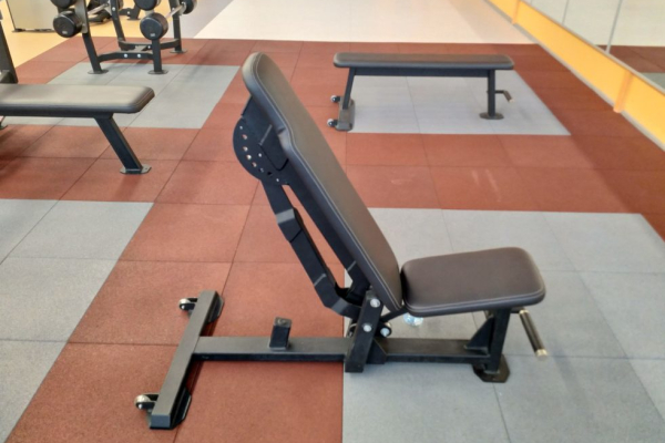 VB-206-Скамья-машины-Смита-Bench-Smith-machine-981x736